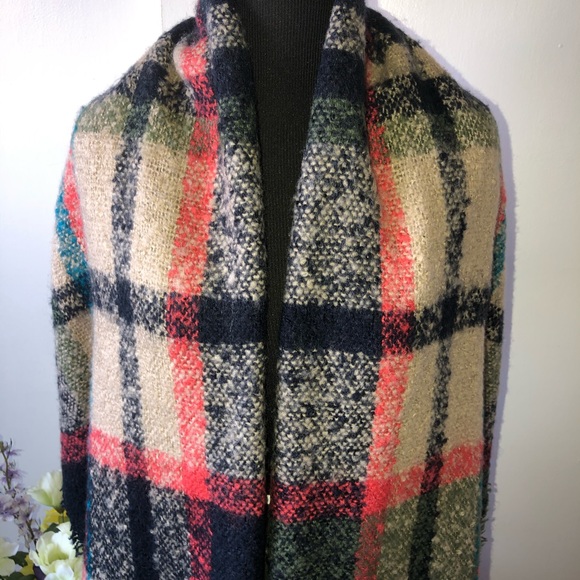 New Classic Plaid Blanket Scarf/Wrap - Picture 7 of 7